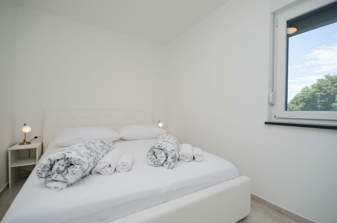 Apartments Zorka Lopar Exterior photo